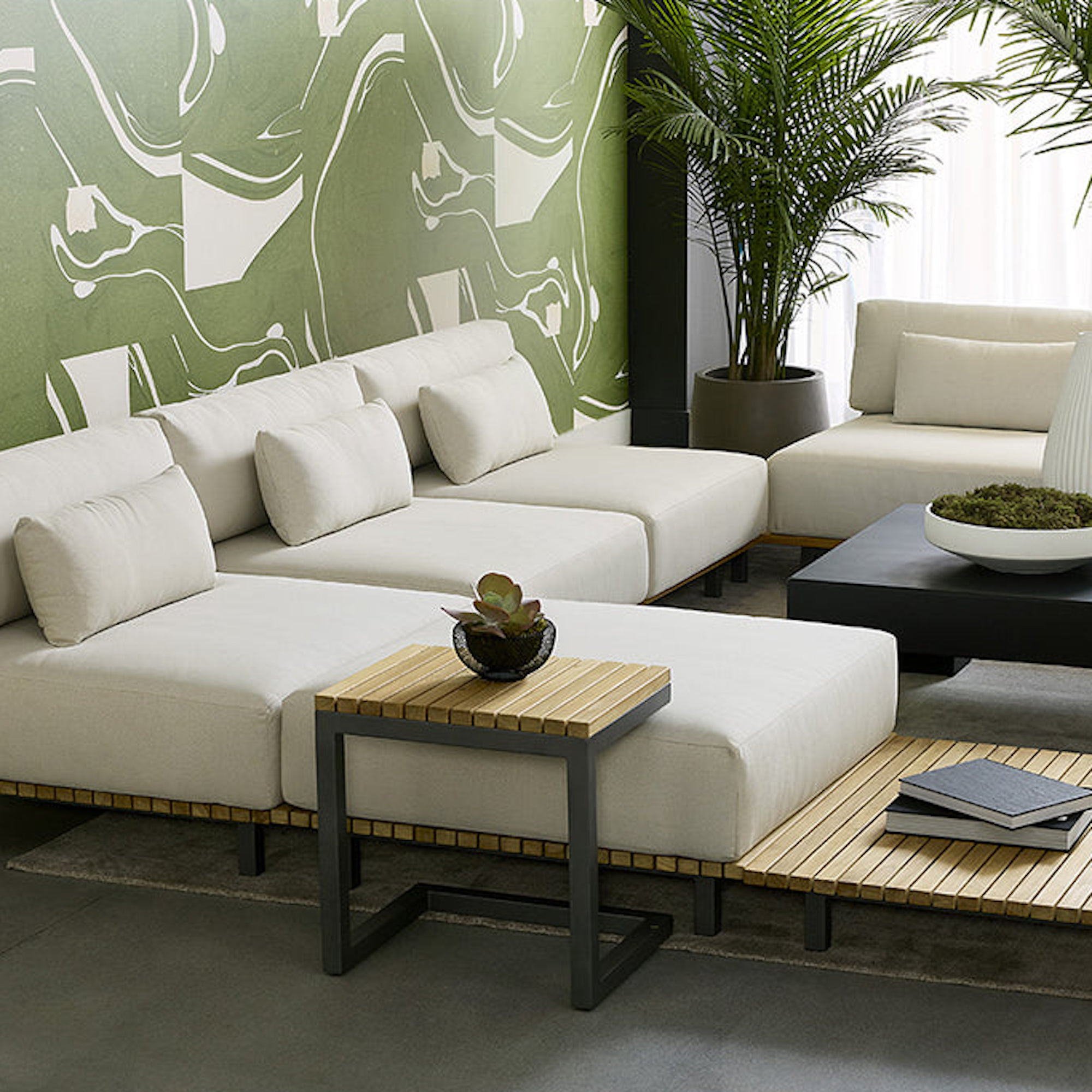 Geneve C-shaped End Table