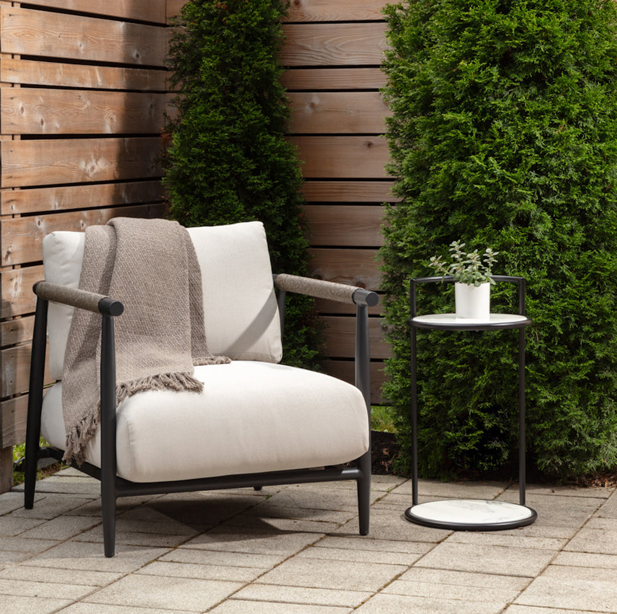 Parga End Table - Black
