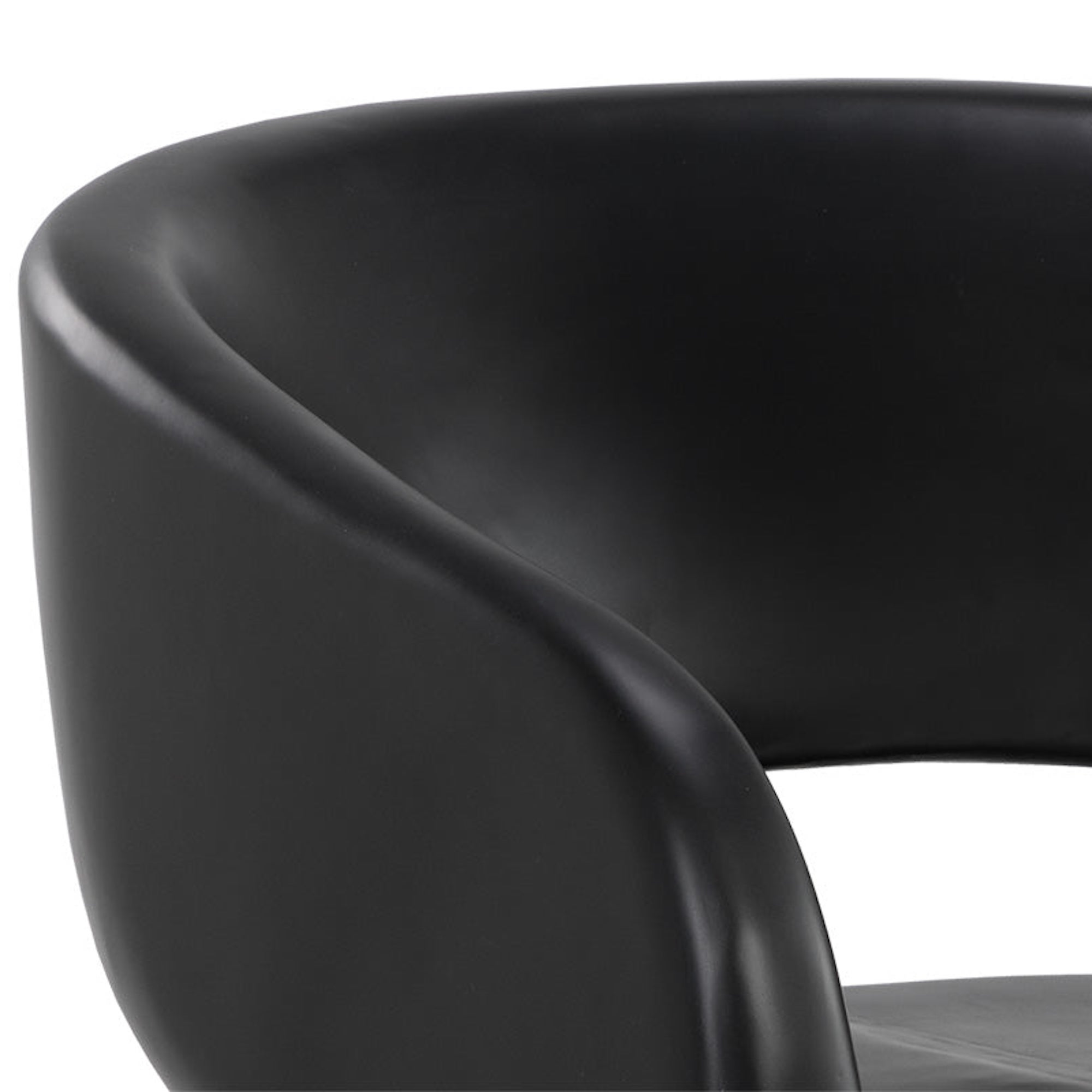 Cura Lounge Chair