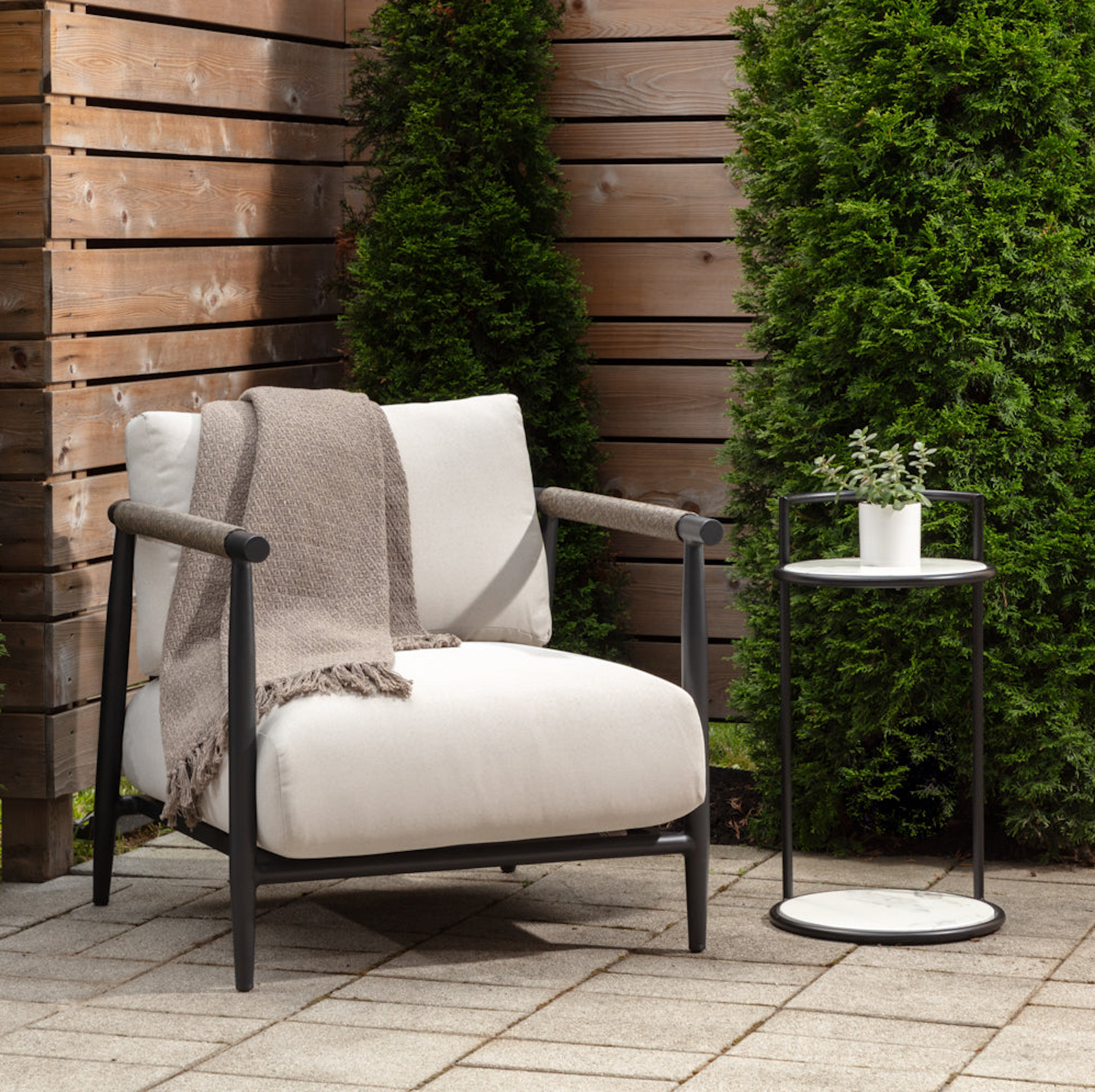 Muros Lounge Chair - Black