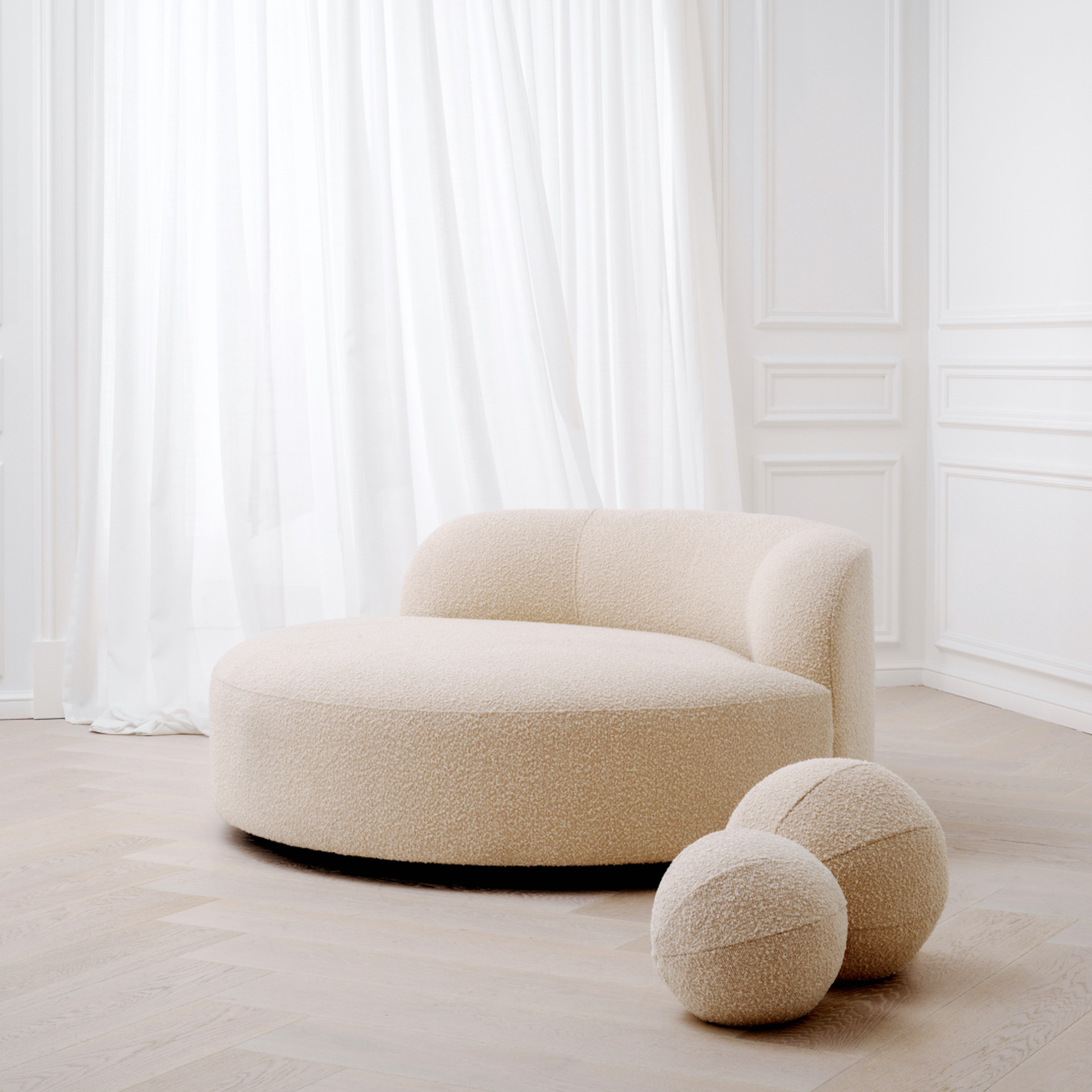 Björn Round Sofa - Bouclé cream