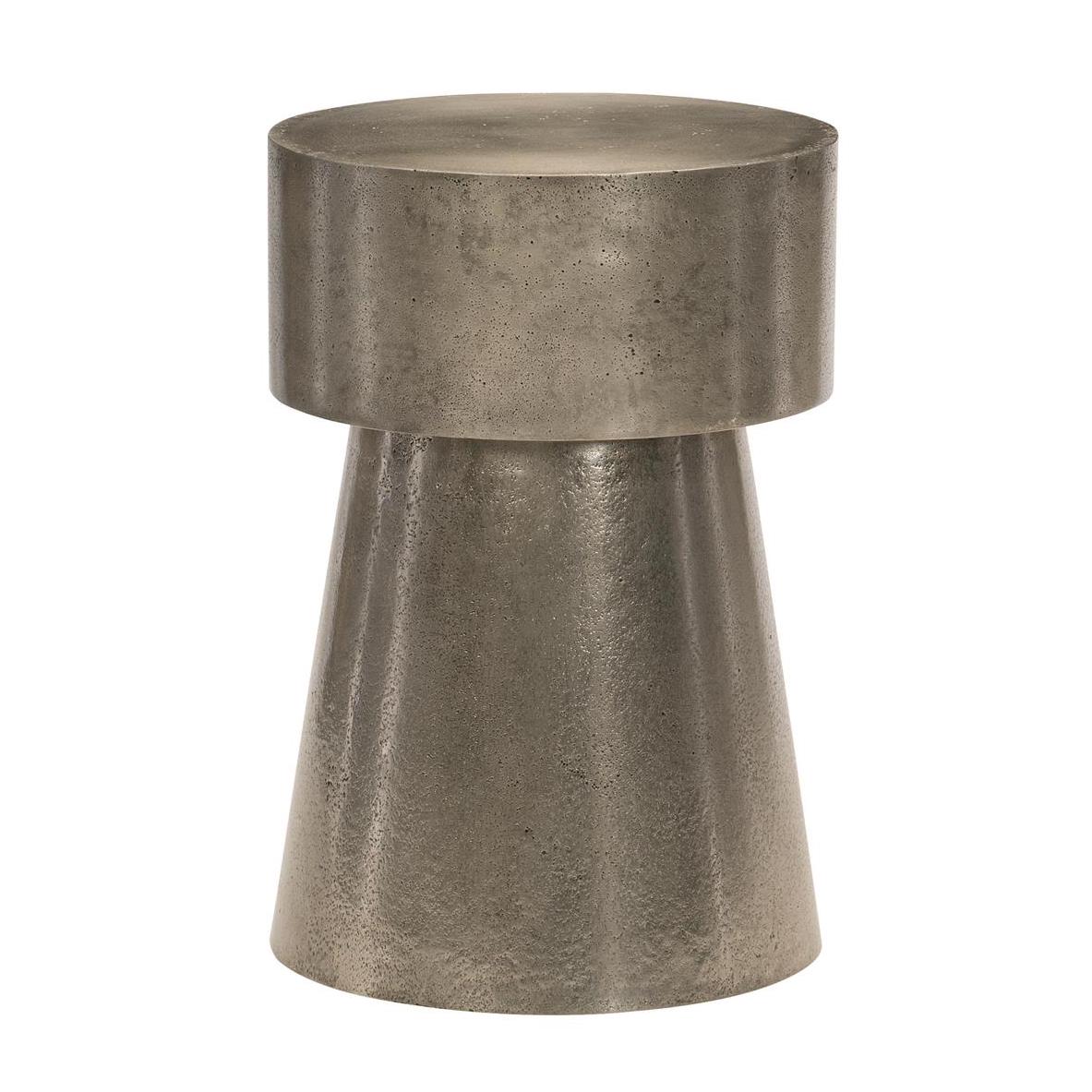 Linea Metal Round ChairSIDE TABLES