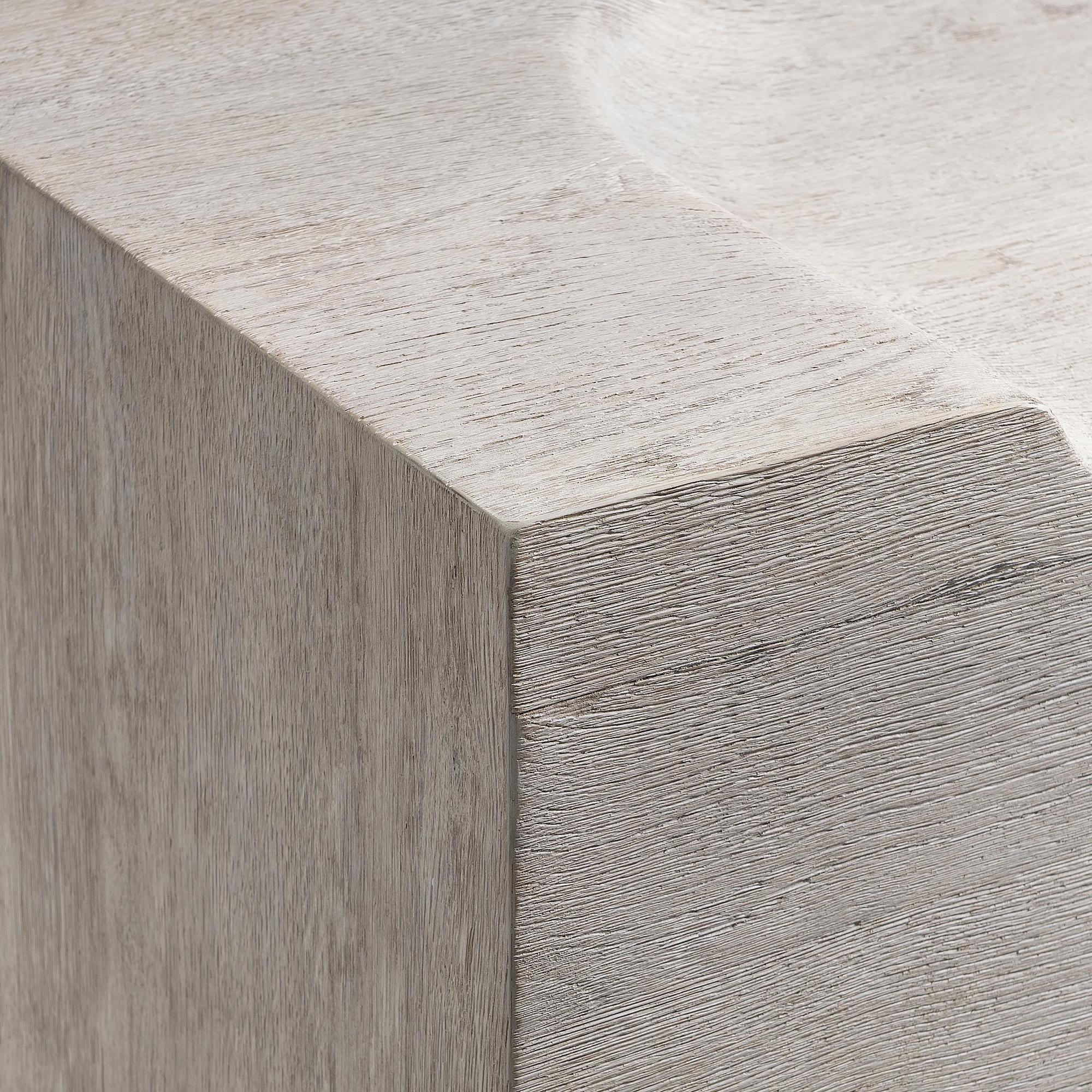 Amirus Bench