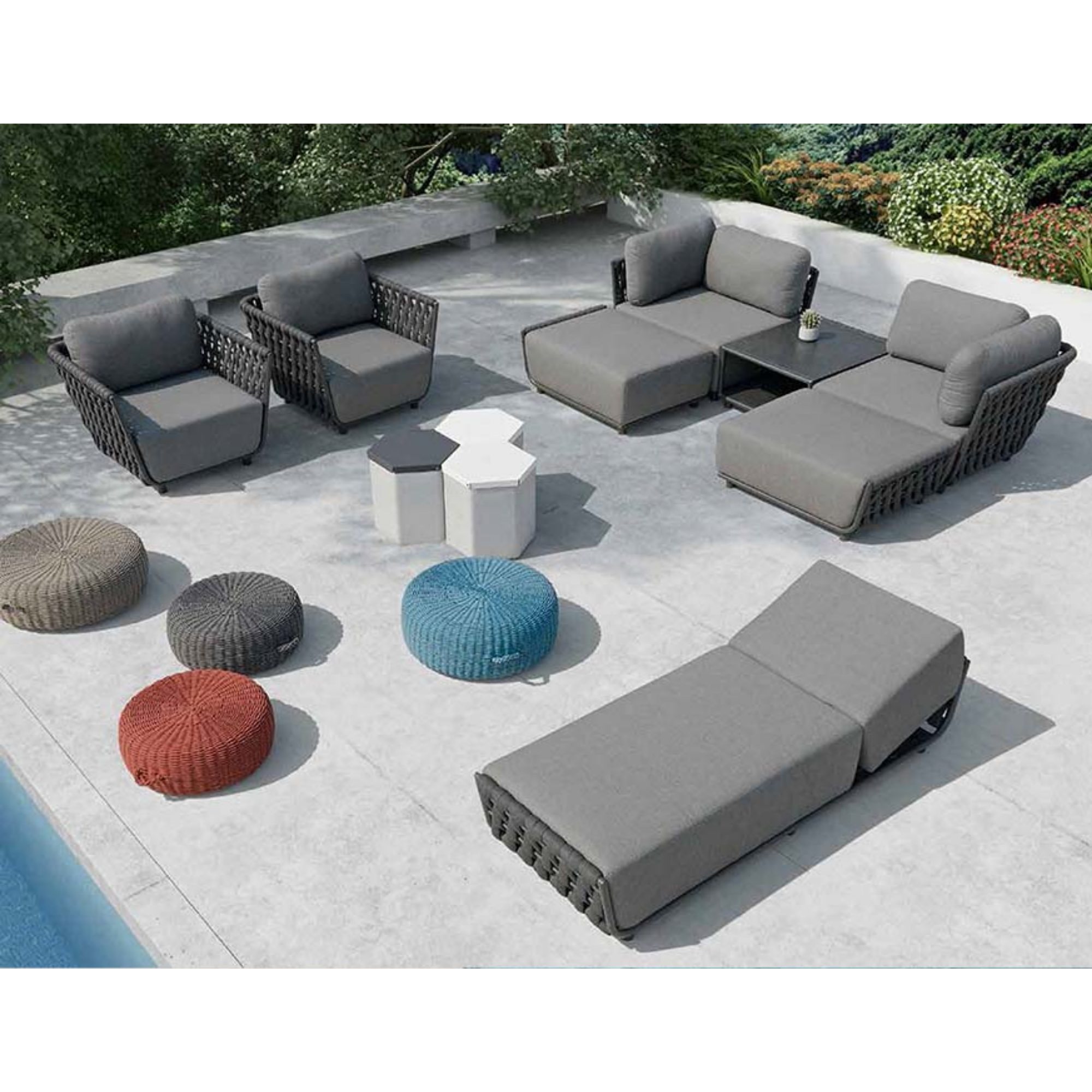 Hug Swivel Arm chair