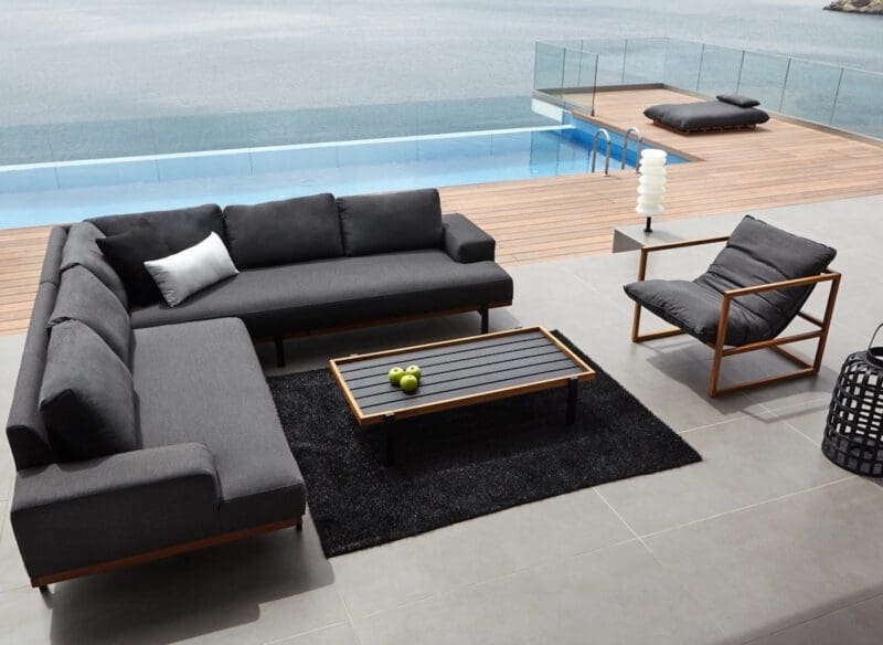 Mooy outdoor sectional - Avenue Design Montreal