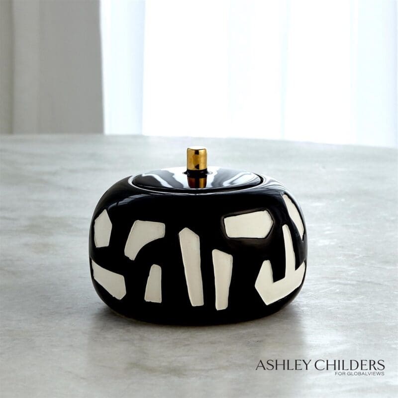 Abstract Jar in Black & White - Avenue Design Montreal