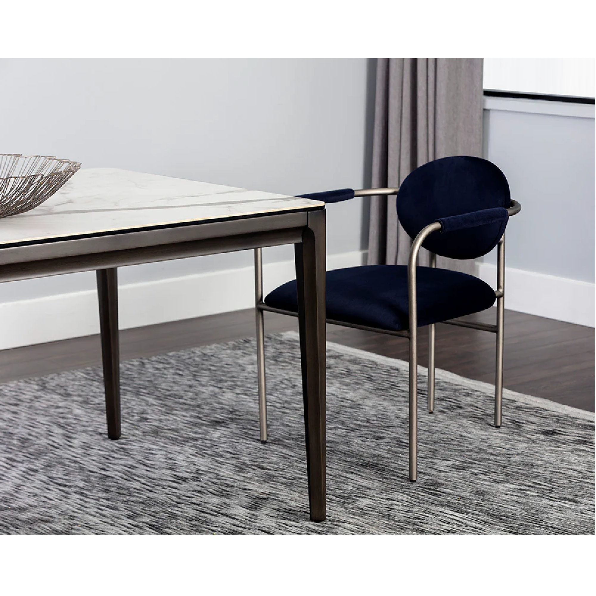 Table à diner Queens – Image 5